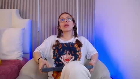 Snapshot of katy_van chatting on May 2026 09:09:02 PM Katy Van online show from May 2026 09:09:02 PM