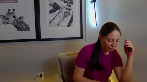 Snapshot of katylinee chatting on June 2026 08:37:01 AM Katyline online show from June 2026 08:37:01 AM
