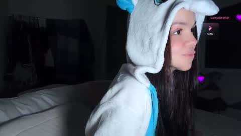 May  online show from October 2025 07:00:01 PM