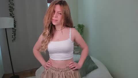 Snapshot of kayceegonya chatting on June 2026 10:35:02 AM online show from June 2026 10:35:02 AM