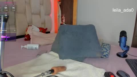 Kayla online show from November 2025 11:08:02 PM