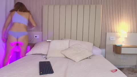 Keila  online show from November 2025 12:30:01 PM