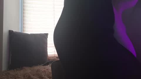 Kayla online show from September 2025 12:20:01 PM