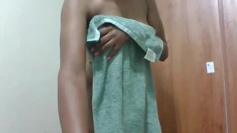 kaylar online show from April 2026 07:07:02 PM