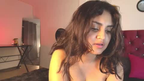 Snapshot of kaylavanber_ chatting on February 2025 09:43:02 AM KAYLA Damian online show from February 2025 09:43:02 AM