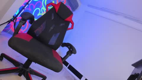 INSTAjohedija online show from February 2025 11:58:02 PM