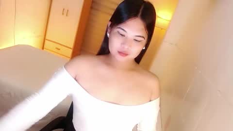 Y O U R        F U T U R E       K A Y L E E  online show from October 2025 05:42:01 PM