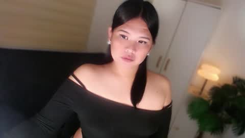 Snapshot of kayleepinay chatting on June 2026 02:17:02 PM Y O U R F U T U R E K A Y L E E online show from June 2026 02:17:02 PM