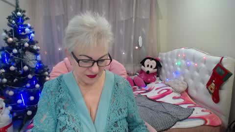 Snapshot of kaylesmoll chatting on December 2024 04:50:02 AM kaylesmoll online show from December 2024 04:50:02 AM
