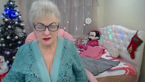 Snapshot of kaylesmoll chatting on December 2024 02:13:01 AM kaylesmoll online show from December 2024 02:13:01 AM