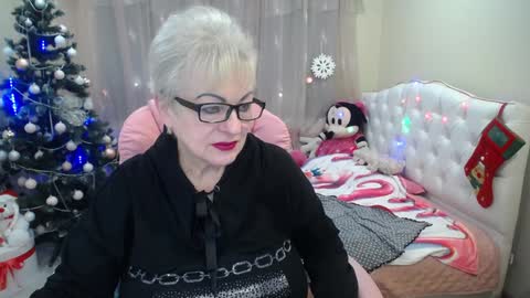 Snapshot of kaylesmoll chatting on December 2024 05:49:02 AM kaylesmoll online show from December 2024 05:49:02 AM