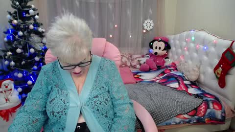 Snapshot of kaylesmoll chatting on December 2024 04:33:02 AM kaylesmoll online show from December 2024 04:33:02 AM