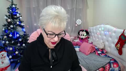 Snapshot of kaylesmoll chatting on December 2024 05:31:02 AM kaylesmoll online show from December 2024 05:31:02 AM