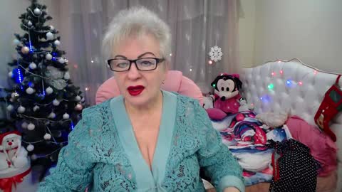 Snapshot of kaylesmoll chatting on December 2024 07:32:01 PM kaylesmoll online show from December 2024 07:32:01 PM