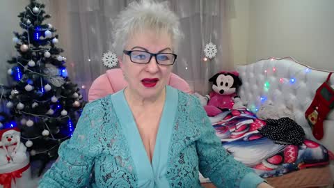 Snapshot of kaylesmoll chatting on January 2025 07:18:02 PM kaylesmoll online show from January 2025 07:18:02 PM