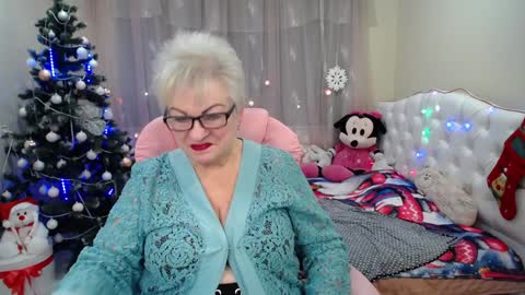 Snapshot of kaylesmoll chatting on January 2025 01:52:02 AM kaylesmoll online show from January 2025 01:52:02 AM