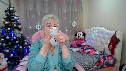 Snapshot of kaylesmoll chatting on January 2025 10:24:01 PM kaylesmoll online show from January 2025 10:24:01 PM