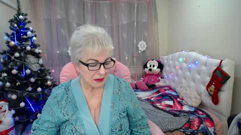 Snapshot of kaylesmoll chatting on January 2025 04:28:01 AM kaylesmoll online show from January 2025 04:28:01 AM