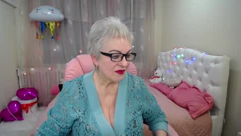 Snapshot of kaylesmoll chatting on January 2025 07:11:01 PM kaylesmoll online show from January 2025 07:11:01 PM