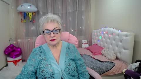 Snapshot of kaylesmoll chatting on January 2025 05:52:02 AM kaylesmoll online show from January 2025 05:52:02 AM