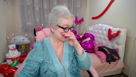 Snapshot of kaylesmoll chatting on February 2025 07:13:01 PM kaylesmoll online show from February 2025 07:13:01 PM