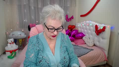 Snapshot of kaylesmoll chatting on February 2025 01:55:02 AM kaylesmoll online show from February 2025 01:55:02 AM
