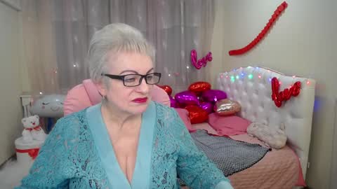 Snapshot of kaylesmoll chatting on February 2025 09:31:01 PM kaylesmoll online show from February 2025 09:31:01 PM
