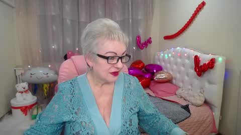 Snapshot of kaylesmoll chatting on February 2025 12:53:02 AM kaylesmoll online show from February 2025 12:53:02 AM