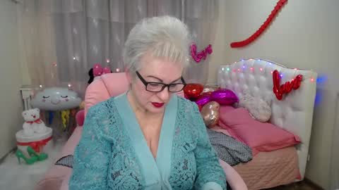 Snapshot of kaylesmoll chatting on February 2025 08:14:02 PM kaylesmoll online show from February 2025 08:14:02 PM