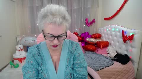 Snapshot of kaylesmoll chatting on February 2025 07:16:02 PM kaylesmoll online show from February 2025 07:16:02 PM