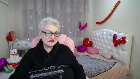 Snapshot of kaylesmoll chatting on February 2025 05:15:02 AM kaylesmoll online show from February 2025 05:15:02 AM