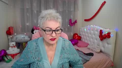 Snapshot of kaylesmoll chatting on February 2025 03:29:01 AM kaylesmoll online show from February 2025 03:29:01 AM