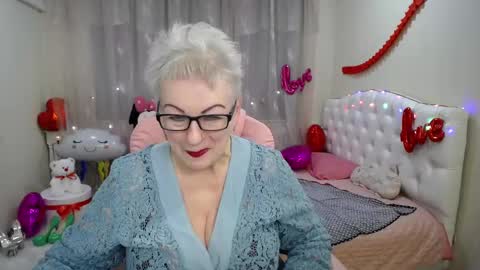 Snapshot of kaylesmoll chatting on February 2025 11:53:01 PM kaylesmoll online show from February 2025 11:53:01 PM