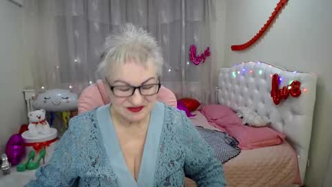 Snapshot of kaylesmoll chatting on February 2025 08:03:01 PM kaylesmoll online show from February 2025 08:03:01 PM