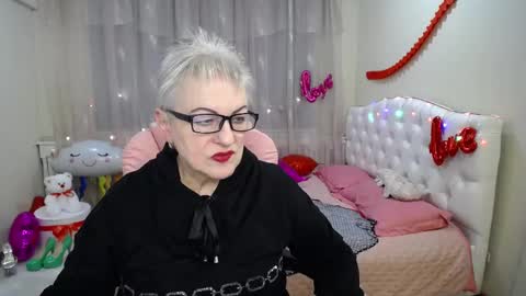 Snapshot of kaylesmoll chatting on February 2025 12:25:01 AM kaylesmoll online show from February 2025 12:25:01 AM