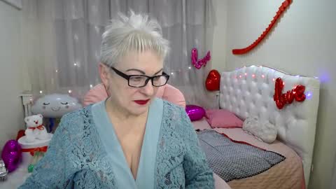 Snapshot of kaylesmoll chatting on February 2025 03:56:01 AM kaylesmoll online show from February 2025 03:56:01 AM