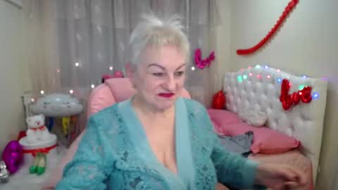Snapshot of kaylesmoll chatting on February 2025 05:01:01 AM kaylesmoll online show from February 2025 05:01:01 AM