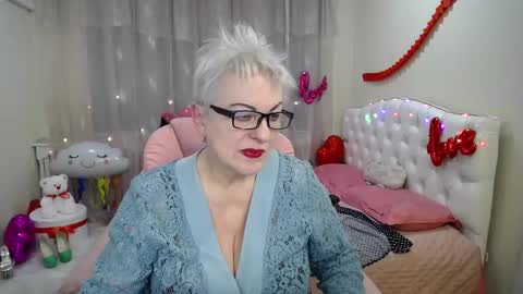 Snapshot of kaylesmoll chatting on February 2025 07:36:01 PM kaylesmoll online show from February 2025 07:36:01 PM