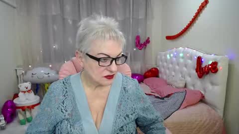 Snapshot of kaylesmoll chatting on February 2025 01:48:02 AM kaylesmoll online show from February 2025 01:48:02 AM