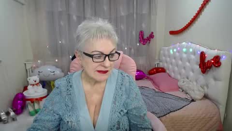 Snapshot of kaylesmoll chatting on March 2025 10:43:02 PM kaylesmoll online show from March 2025 10:43:02 PM