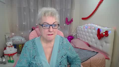 Snapshot of kaylesmoll chatting on March 2025 05:02:01 AM kaylesmoll online show from March 2025 05:02:01 AM