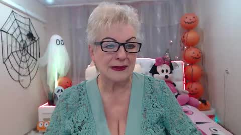 Snapshot of kaylesmoll chatting on October 2025 06:42:01 PM kaylesmoll online show from October 2025 06:42:01 PM