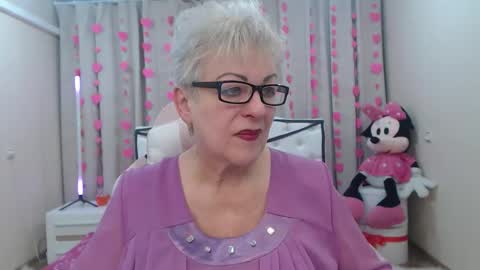 kaylesmoll online show from February 2026 07:50:02 PM