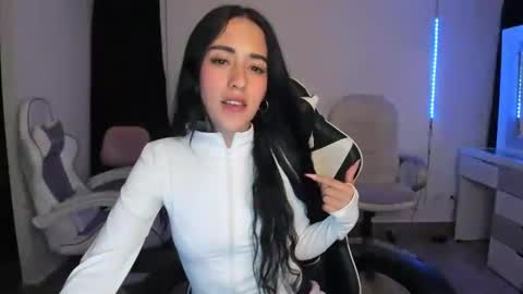 kaylie online show from February 2025 03:53:01 AM