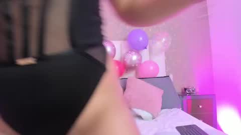 kayliebrooks online show from April 2026 06:43:01 PM