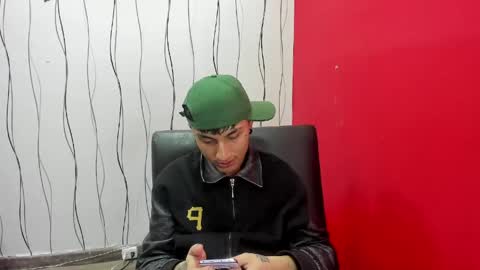 kayn_333 online show from June 2026 07:57:01 AM