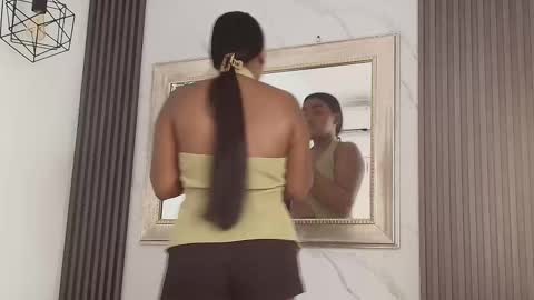 Kayna online show from November 2025 07:34:01 PM