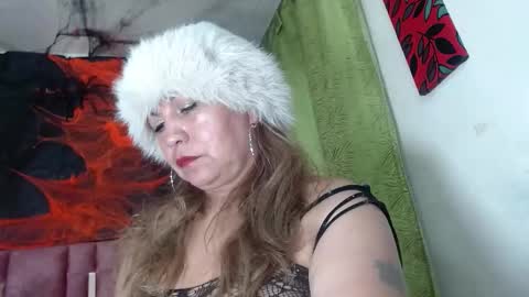 KAZSANDRAH online show from October 2025 01:03:02 PM