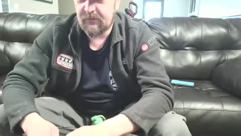 kchristi325 online show from April 2026 09:27:01 PM