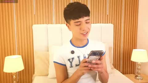 Snapshot of keen_nico chatting on June 2026 01:00:02 PM nico online show from June 2026 01:00:02 PM